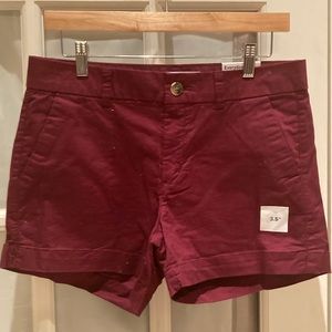 Old Navy womens everyday mid rise khaki style maroon shorts size 6